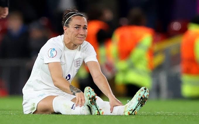 https://thewillnews.com/wp-content/uploads/2023/07/Lucy-Bronze-knee-injury.jpg