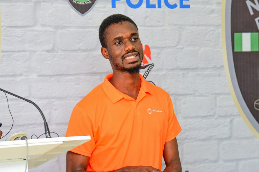 Police arrest gistlover bloggers