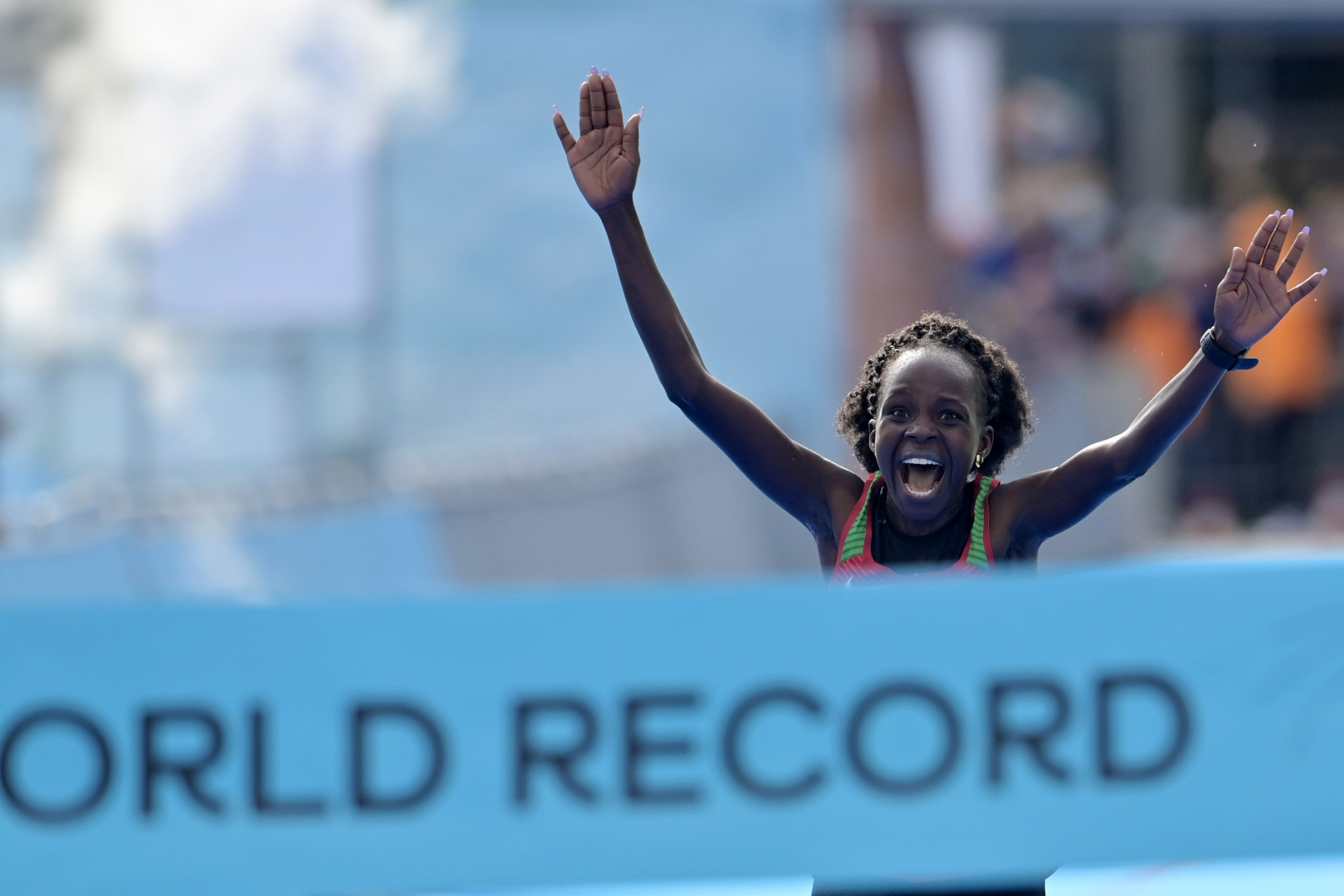 Kenyan Jepchirchir Breaks Women’s Marathon World Record In London