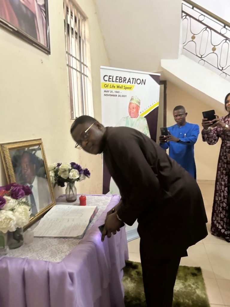 Gov. Otu Pays Condolence Visit To Joseph Wayas’ Family