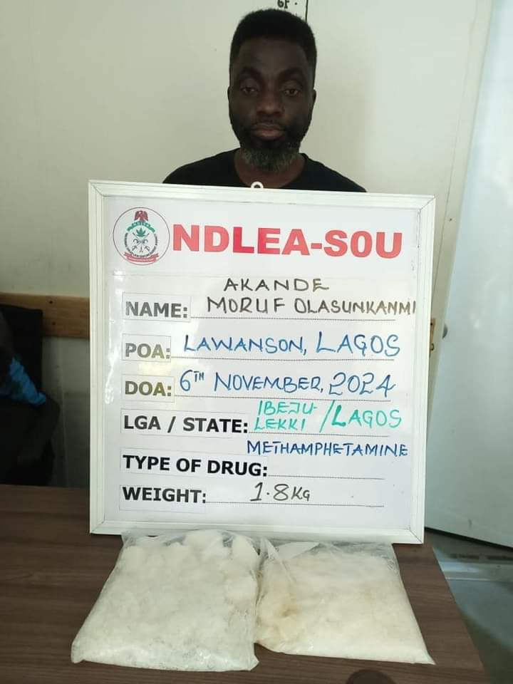 Akande moruf