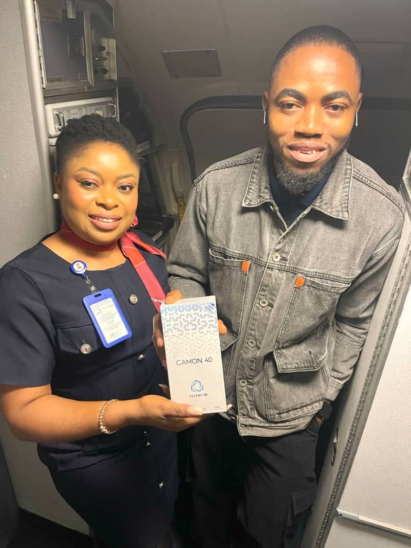 Some of Air Peace passengers that benefited from the ‘Free to Snap, Free To Soar’ Campaign.