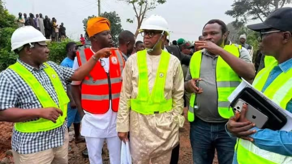 David Umahi centre inspects the deteriorating Benin-Agbor-Asaba road - THEWILL NEWS MEDIA David Umahi centre inspects the deteriorating Benin-Agbor-Asaba road