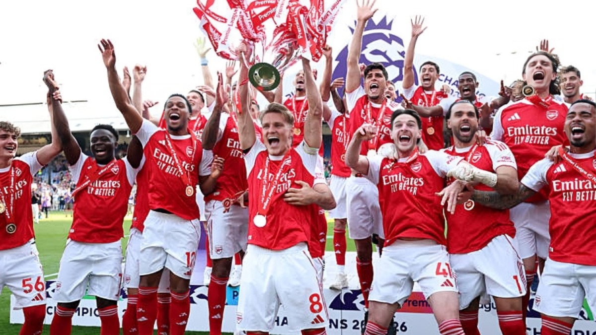Martin Odegaard of Arsenal lifts the Premier League trophy - THEWILL NEWS MEDIA Martin Odegaard of Arsenal lifts the Premier League trophy