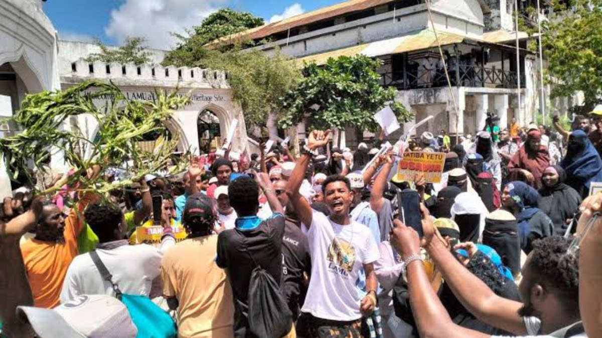 Protesters in Lamu - THEWILL NEWS MEDIA Refinery
